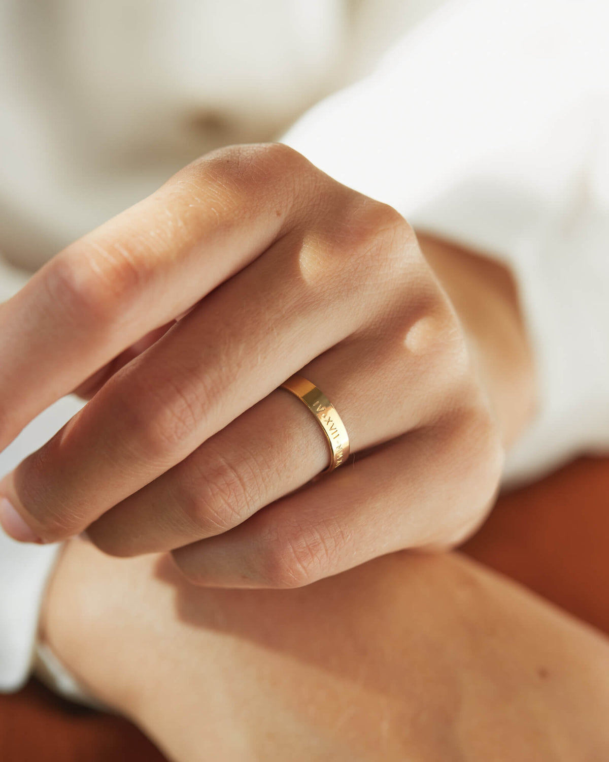 Elegant memory wrap ring by MUHVA STORE featuring intricate silver band and delicate design.