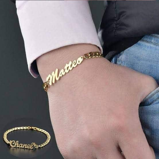Custom name chain bracelet by MUHVA STORE featuring a personalized silver nameplate on a delicate chain.