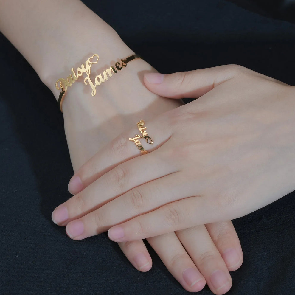 Personalized name jewelry set featuring custom engraved name pendant and matching necklace, crafted by MUHVA STORE.