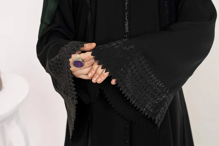 Close-up of VIAN by MUHVA STORE, featuring sleek design and modern style, showcasing the product's elegant details and craftsmanship.
