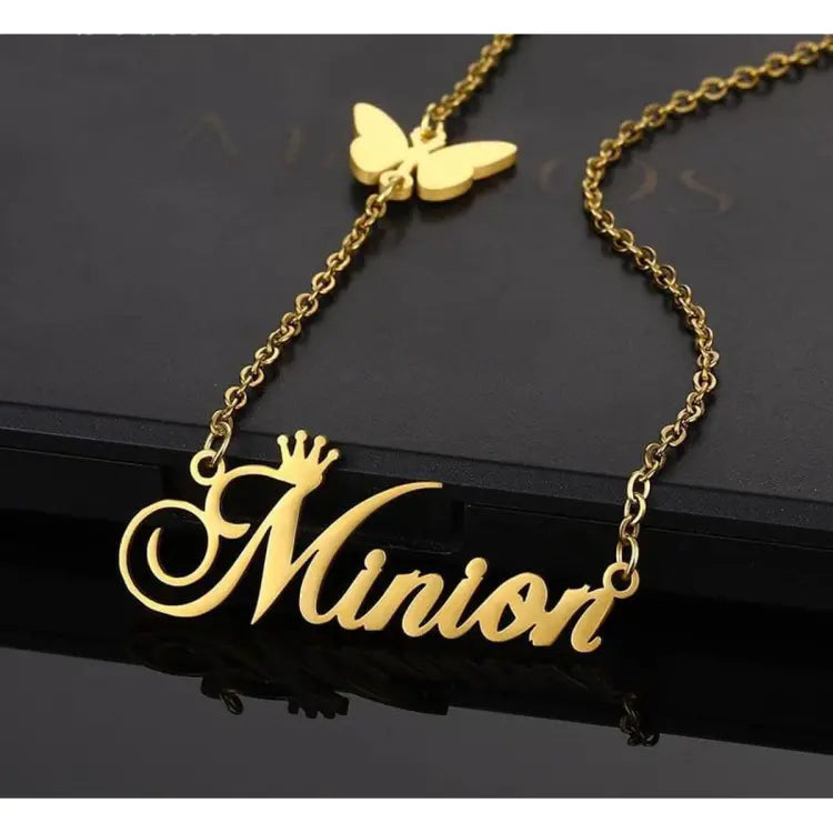 Personalized name necklace from Muhva Store featuring a sleek chain and custom engraved name pendant.