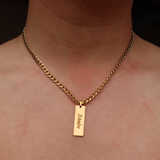 Custom personalized jewelry set with name necklace and bracelet from Muhva Store, featuring elegant silver finishes and delicate chain details.