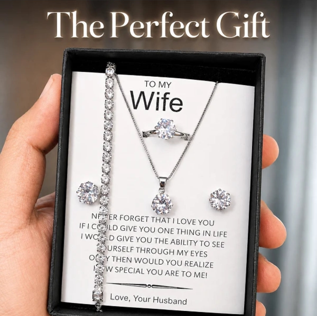 Diamond clear-cut impression set by MUHVA STORE featuring sparkling, intricately designed diamond-style jewelry pieces.